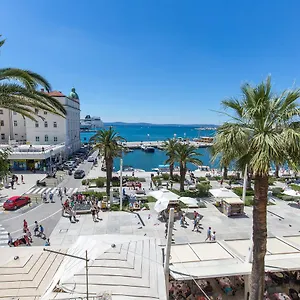 Riva Palace Guest house