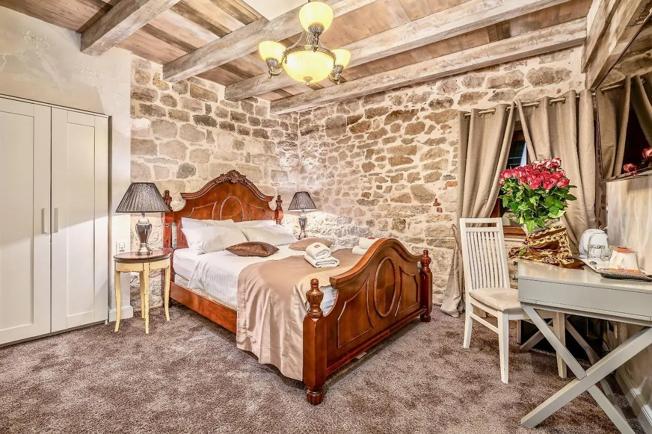 Historic Plaza Varos Split (Adults Only) Hotel